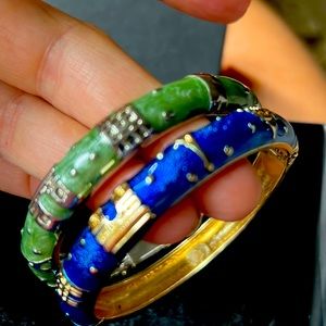 Brand new Jiu Long Xing Braclets in blue and green